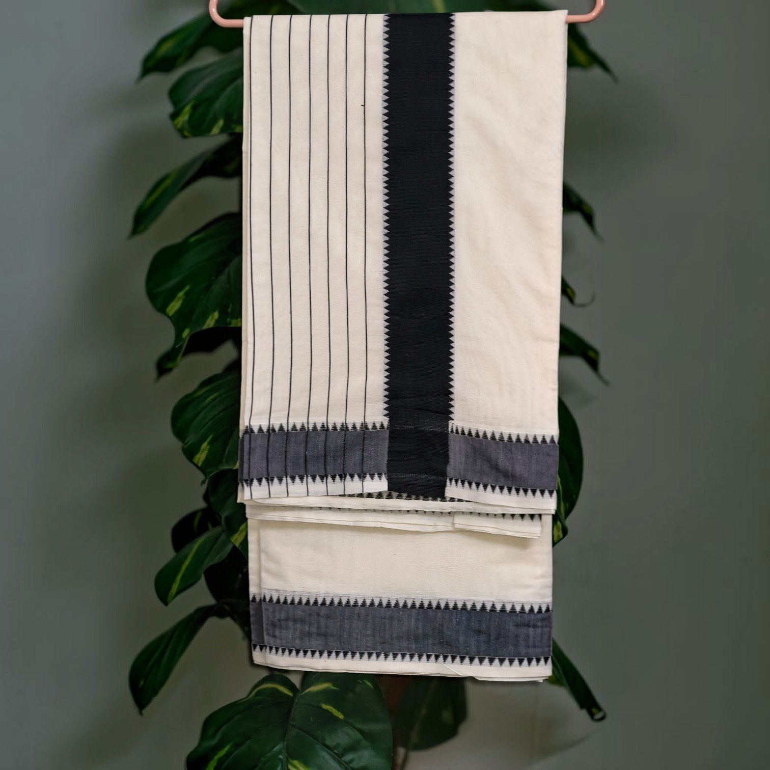 Handwoven saree detail